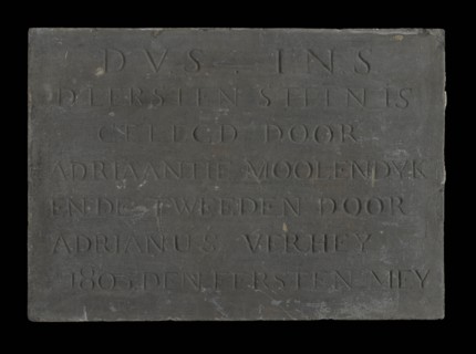 Stone with text ... First stone ... Moolendijk ... 1805, facing brick first stone building part stone, STONE IS LOCATED