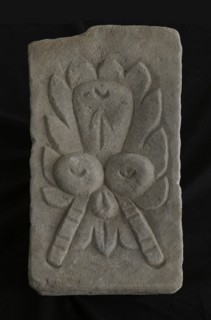 Cornerstone with fruit and leaves, keystone ornament building component sandstone stone, d 13.0