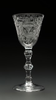 Chalice engraved with rosmoles, family arms, city arms and De goede Harmonie in the Grutters Gilde, wine glass drinking glass