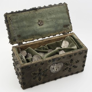 Jewelery box Piet Hein, jewelery case holder wood textile silver copper, Wooden jewelery case covered with blue fabric