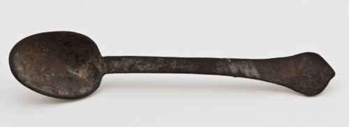 Hendrick van Duyveland, Spoon with an oval bowl and flat handle with cord-shaped end, small size, spoon cutlery soil find tin