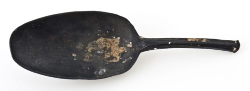 Spoon with elongated, oval bowl and hexagonal handle, spoon cutlery soil find tin metal, cast Elongated oval tray double or