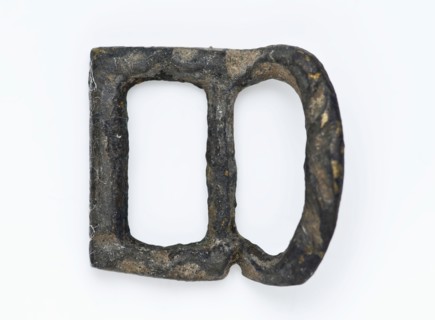 Small metal buckle, decorated frame, rectangular and oval in shape, buckle fastener component ground find copper metal