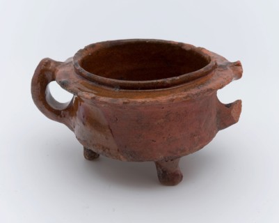 Pottery toy cooking pot with two vertical bands, on three legs, cooking pot tableware holder kitchenware toy relaxing agent soil