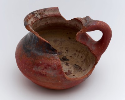 Pottery chamber pot with sausage ear on stand with soul, pot holder sanitary earthenware ceramic earthenware glaze lead glaze