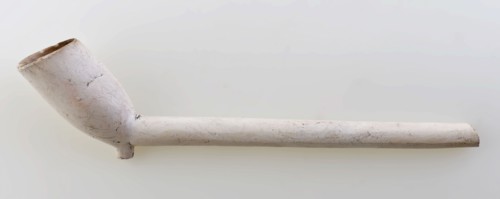 Clay pipe with funnel-shaped head and heel, unnoticed, clay pipe smoking equipment smoking ground find ceramics pottery, Pipe