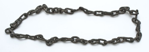 Chain with irregularly shaped links, closed chain, necklace ornament clothing accessory clothing soil find silver? tin? metal