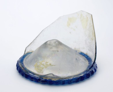 Fragment cup with blue stand ring, bottom and part wall, beaker drinking glass drinking utensils tableware holder soil find
