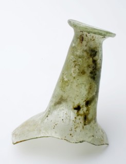 Fragment of part of shoulder, neck and lip of (medicine?) Bottle, medicine bottle bottle holder soil find glass, cm - 1.6 cm