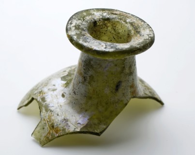 Part of shoulders, neck and lip of bottle, bottle holder soil found glass, free blown and shaped blown in shape Fragment of part
