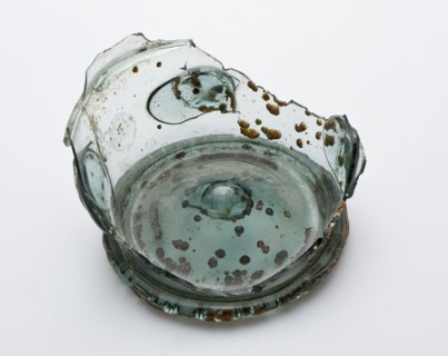 Fragment of foot ring, bottom and wall of birch eggs, berkemeier drinking glass drinking utensils tableware holder soil find