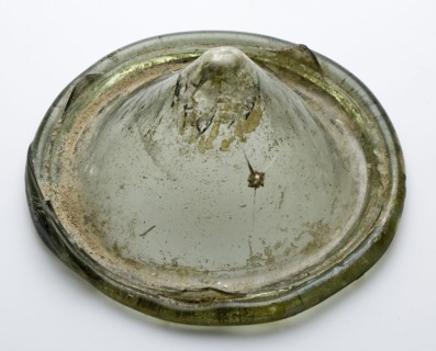 Fragment of bottom, stand ring and smooth Beaker wall, drinking cup drinking utensil holder soil find glass, hand-blown glass