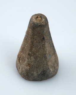 Cone-shaped lead weight, cord hanger?, weight of gravity ground find lead metal h 3.5, cast Heptagon pyramid shaped metal object