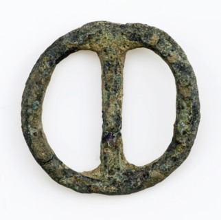 Small buckle, round clip with middle post, clasp fastener component soil find copper bronze metal, Round bracket with middle