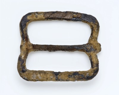 Belt accessory in the form of buckled buckle, without stinger, including suspension loop, buckle fastener component ground find