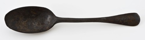 Spoon with elongated oval bowl and flat spatula-shaped handle, spoon cutlery soil find tin metal, poured Oblong oblong trench