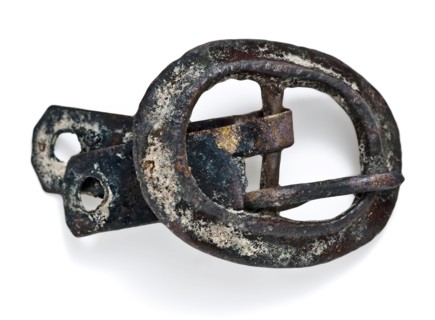 Profiled buckle with two oval eyes, with middle post leather fittings, buckle fastener part soil find copper brass metal, cast
