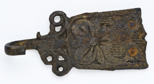 Strap or batter plate with hook and decoration, belt tongue fittings clothing accessories clothing soil find tin copper brass