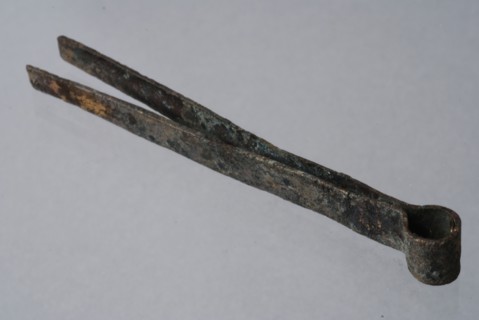 Brass candy extractor, in the form of tweezers, stoner tweezers tool kit soil finding brass metal, whole (2) and half (1) spice