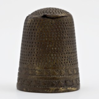 Copper pressed thimble with decoration and marked, thimble sewing kit soil find copper metal, pressed Copper pressed thimble
