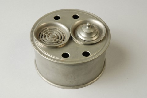 Tinsmith: Johannes Daniël Druy, Ink set, consisting of holder, sand spreader, inkwell, lid for the whole and lid for ink pot