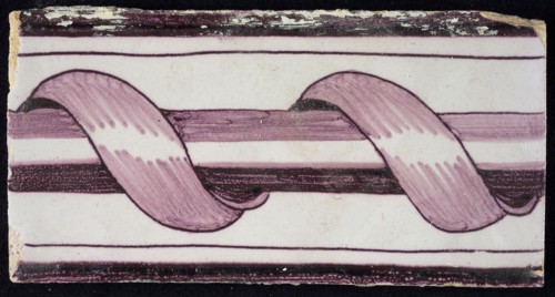 Rectangular purple border tile, surrounded decor, surrounded column, with dark purple parallel lines as edge decoration, yellow