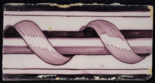 Rectangular purple border tile, surrounded decor, surrounded column, with dark purple parallel lines as edge decoration, yellow
