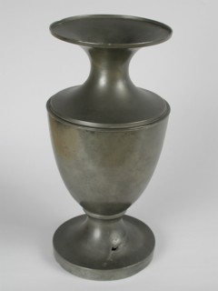 Tinsmith: Johannes Daniël Druy, Tin sacrificial vase, sacrificial vase vase tableware holder tin hair wool sheep wool, cast
