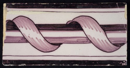 Rectangular purple border tile, surrounded decor, surrounded column, with dark purple parallel lines as edge decoration, yellow