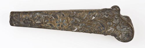 Mesheft ending in stylized goat paw, with floral decoration in which leftover enamel, handle knife cutlery soil find copper
