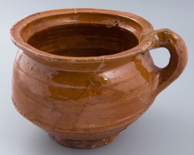 Earthenware chamber pot on stand, bandage, glazed, ball and double conical shape, pot holder sanitary soil find ceramic