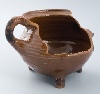 Earthenware grape on three legs, two ears, wide neck opening, grape cooking pot tableware holder kitchen utensils earthenware