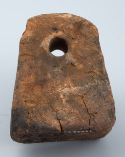 Red earthenware reinforcement, triangular with round head and hole, net reinforcement weighting soil finding ceramic earthenware
