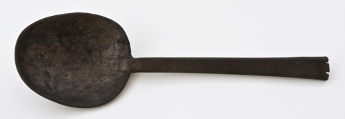 Adriaen van der Mey, Pewter spoon with oval bowl with D.L. and two notches at the handle end, spoon cutlery soil find tin metal