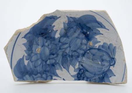 Soul of majolica dish decorated with monochrome decor, blue flowers, dish crockery holder fragment earthenware ceramic