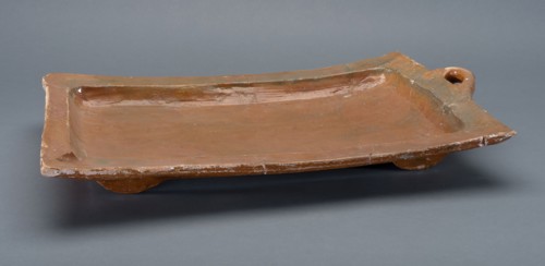 Earthenware grease trap on four fin legs, with ear and pouring gutter, grease trap baking utensil holder soil find ceramic