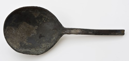 Spoon with egg-shaped bowl and hexagonal handle, marked, spoon cutlery soil find tin metal, w bin 5.5 Marked in the spoon blade