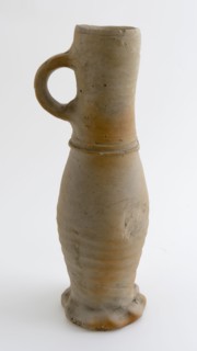 Stoneware jug, Jug or jacobakan on pinched foot, slightly flamed, Jug or jacobakan jug crockery holder soil find ceramic