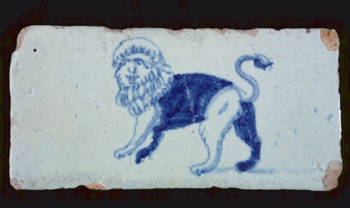 Border tile, lion with human face, edge tile wall tile tile sculpture ceramic earthenware glaze, baked 2x glazed painted Red
