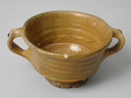 Dish with two ears on small stand ring, red pottery, papkom bowl crockery holder soil find ceramics earthenware glaze lead glaze