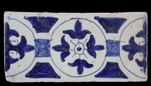 Border tile, blue on white, circle with lily cross, edge tile wall tile tile sculpture ceramic earthenware glaze, baked 2x