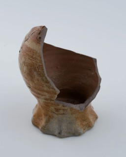Fragment stoneware jug on pinched foot, salt glaze, with appliqué or pointed nose, jug holder soil find ceramic stoneware glaze