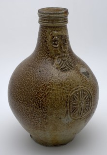 Brown speckled beard man, with beard mask medallion with star motif, Bartmann jug jug tableware holder founding stone ceramics