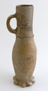 Jug or jacobakan on pinched foot with profiled edge at the bottom of the neck, Jug or jacobakan jug crockery holder soil find