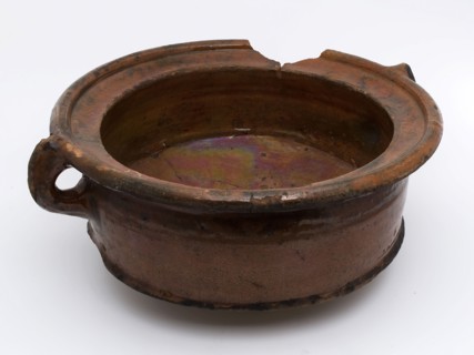 Pottery cooking pot on three legs, with straight side wall, lid edge, two standing ears, cooking pot crockery holder kitchenware
