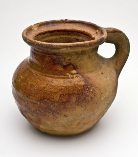 Pottery chamber pot, belly model on stand with high soul, pot holder sanitary soil find ceramic earthenware glaze lead glaze