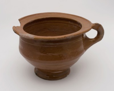 Pottery chamber pot, easy to use on stand, with narrow foot and standing ear, pot holder sanitary soil found ceramic earthenware