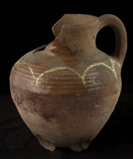 Pottery jug be used on stand fins with standing sausage ear, decorated in sludge technology, water jug crockery holder soil find