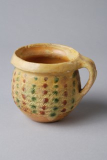 Earthenware head with standing ear decorated with radial decoration and silt decoration, cup drinking utensils tableware holder
