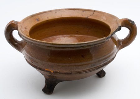 Pottery cooking pot, grape-model, red shard with lead glaze, two vertical sausages, on three legs, cooking pot crockery holder